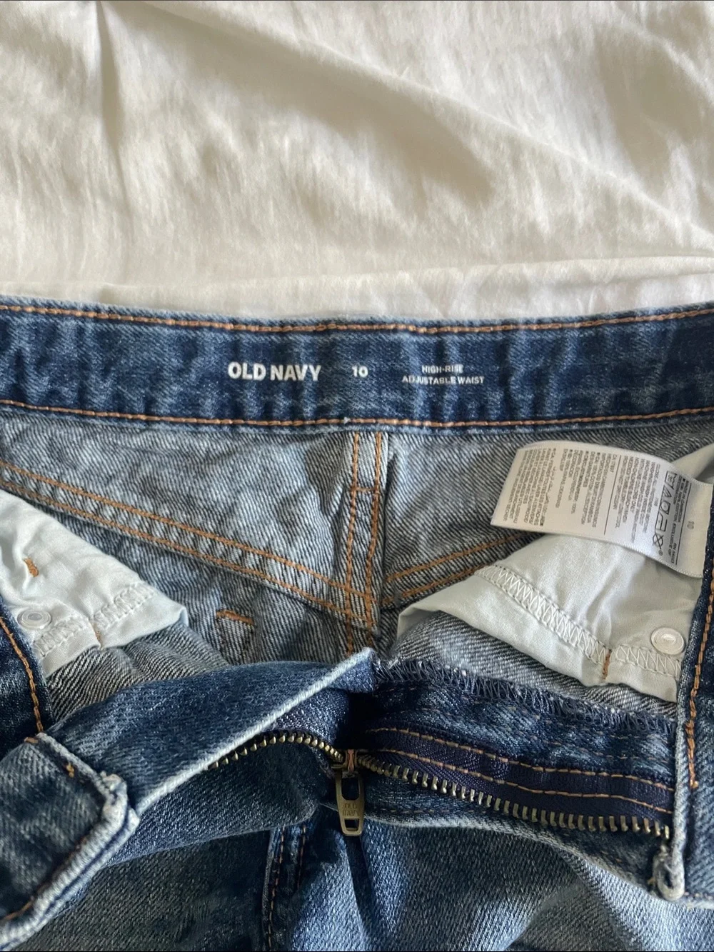 Old Navy Dark Blue Denim Shorts with White Lace Trim (kids)